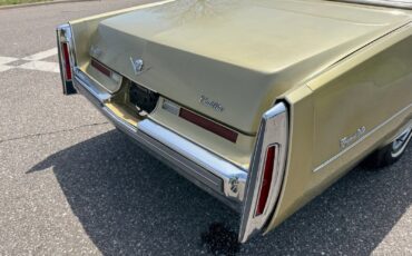Cadillac-Coupe-DeVille-1975-Coupe-26