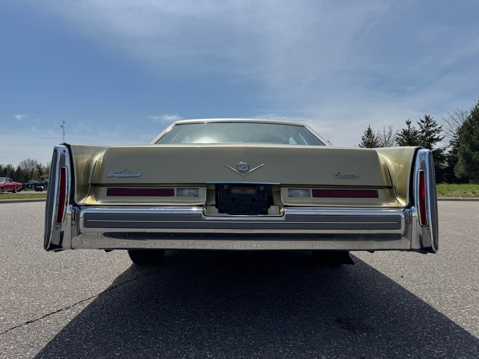 Cadillac-Coupe-DeVille-1975-Coupe-31