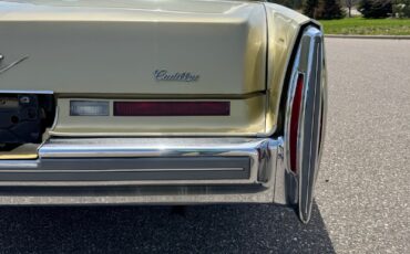 Cadillac-Coupe-DeVille-1975-Coupe-34