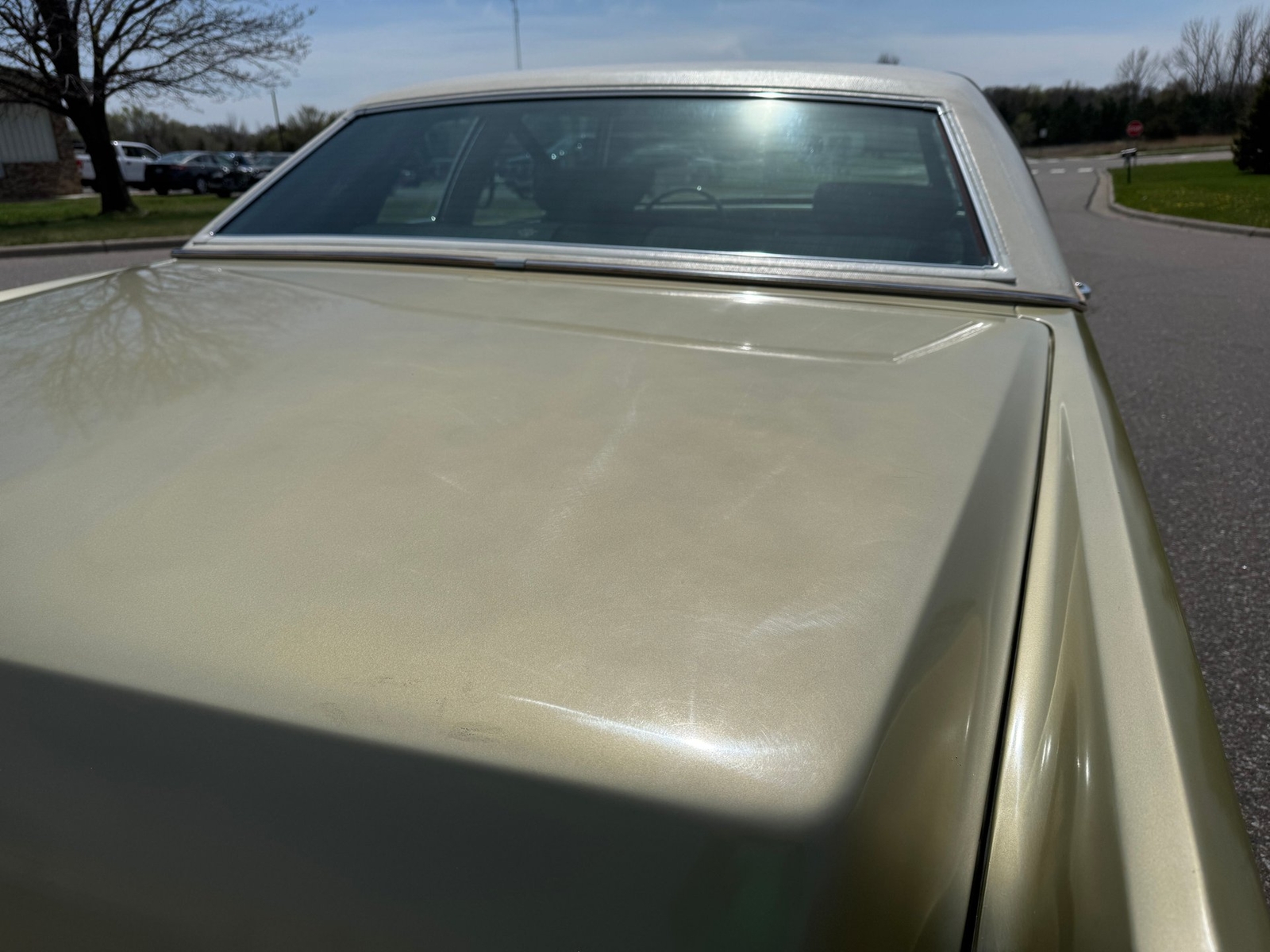 Cadillac-Coupe-DeVille-1975-Coupe-35