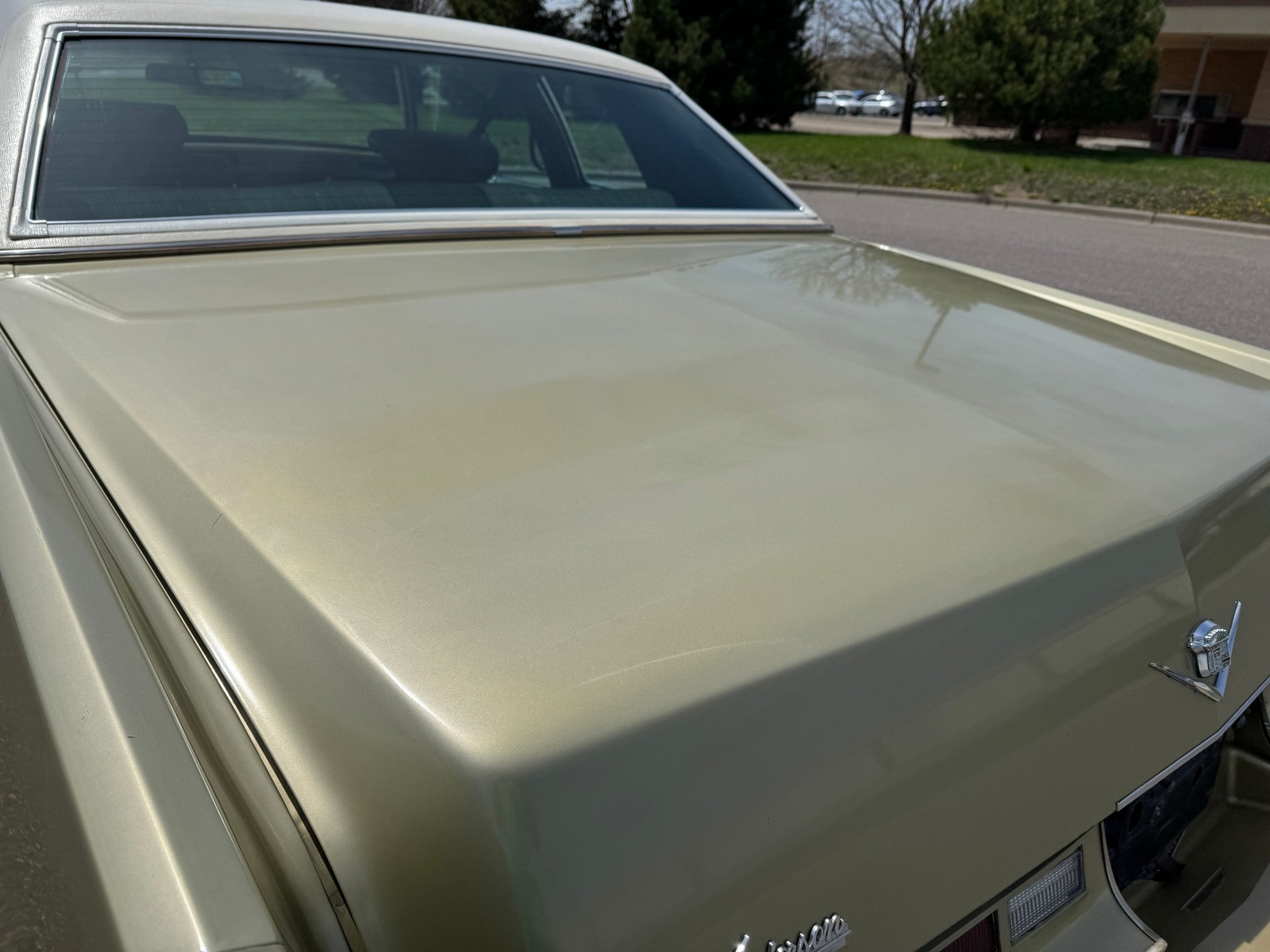 Cadillac-Coupe-DeVille-1975-Coupe-37