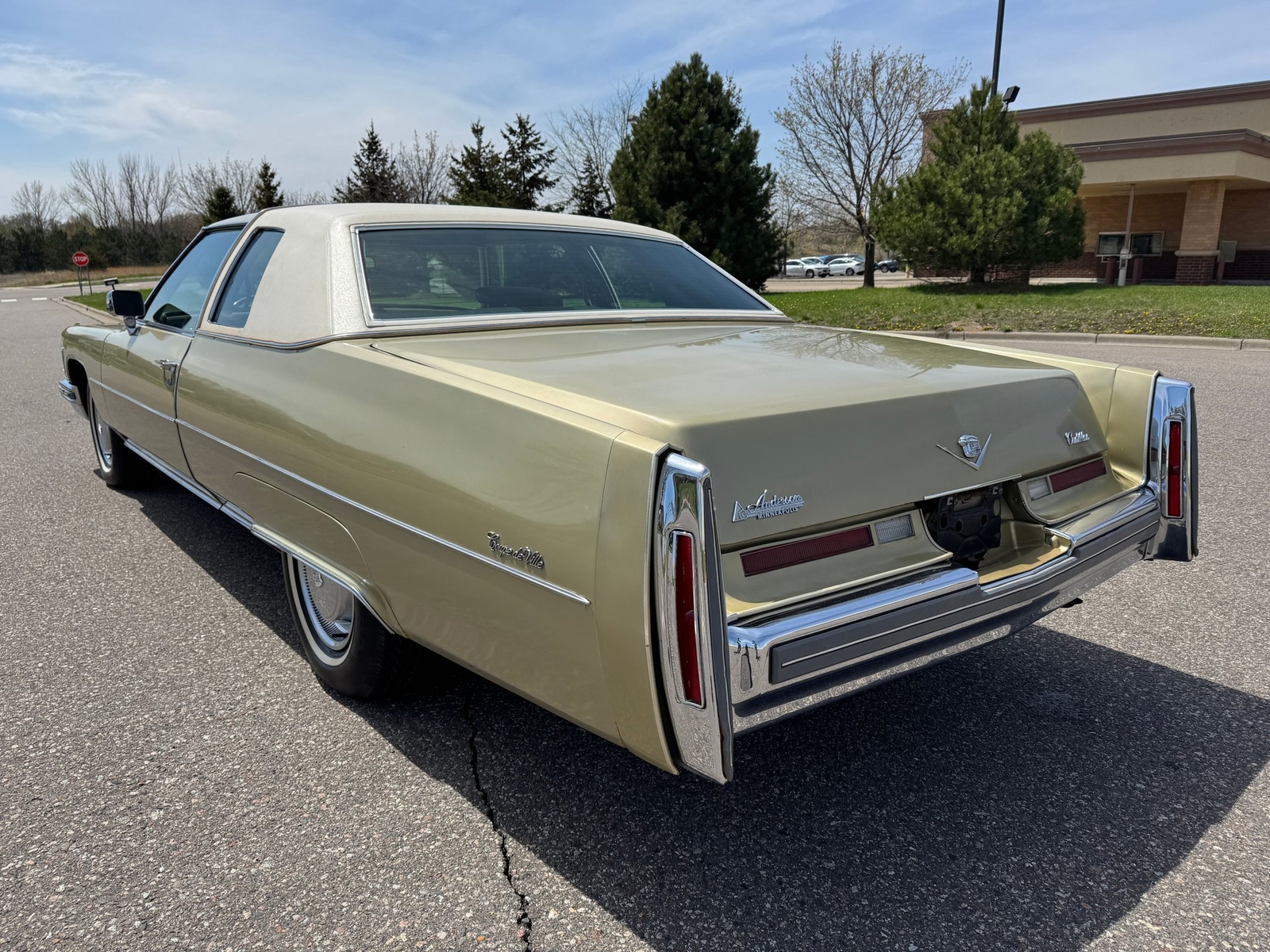 Cadillac-Coupe-DeVille-1975-Coupe-5