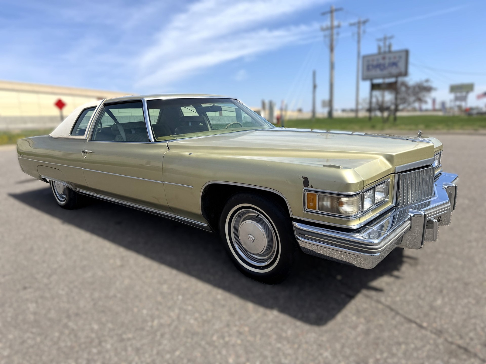 Cadillac-Coupe-DeVille-1975-Coupe