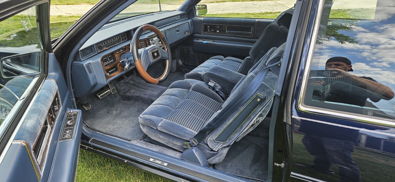 Cadillac-Coupe-Deville-1988-Coupe-19