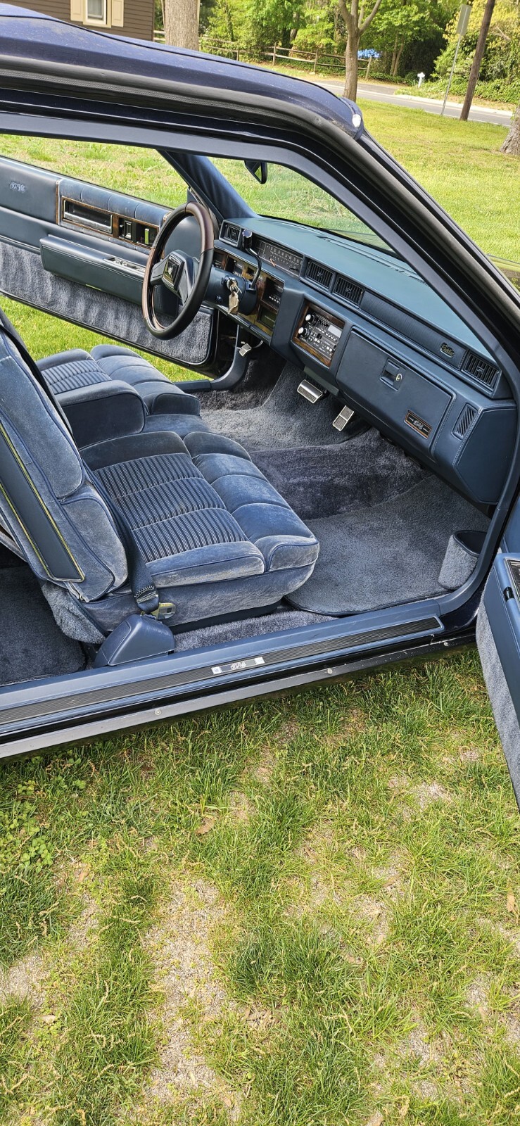 Cadillac-Coupe-Deville-1988-Coupe-23