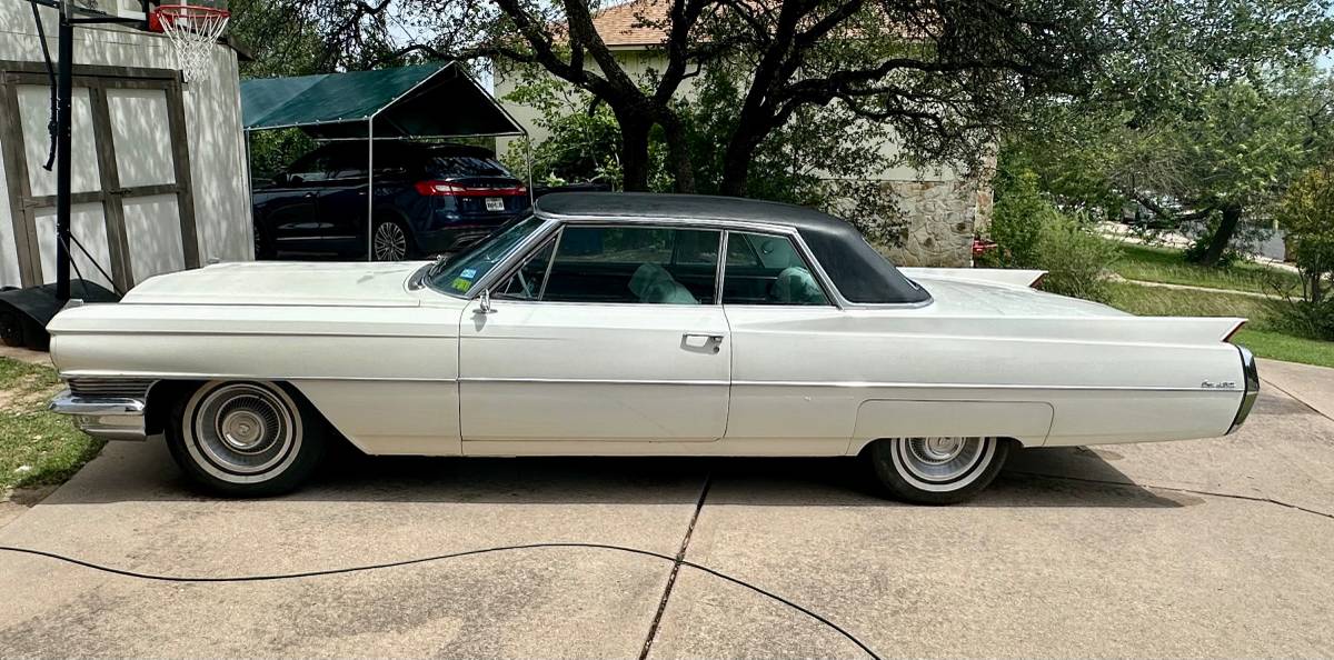 Cadillac Coupe deville  1964 white