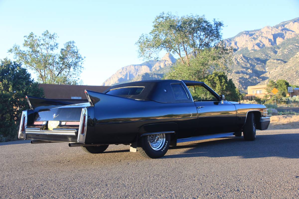 Cadillac-Coupe-deville-1974-10