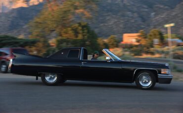 Cadillac-Coupe-deville-1974-2