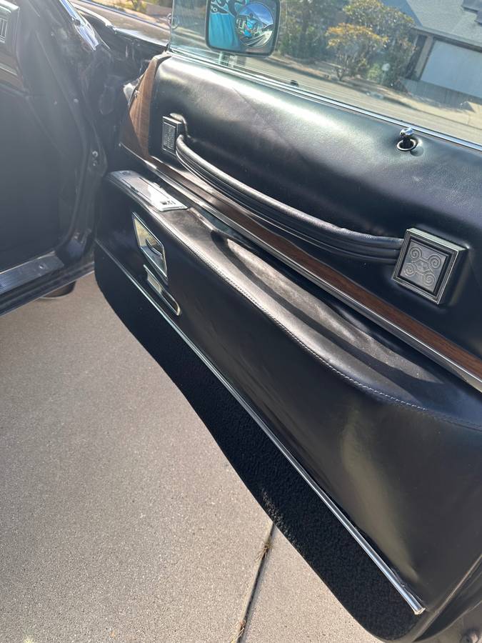 Cadillac-Coupe-deville-1974-black-10