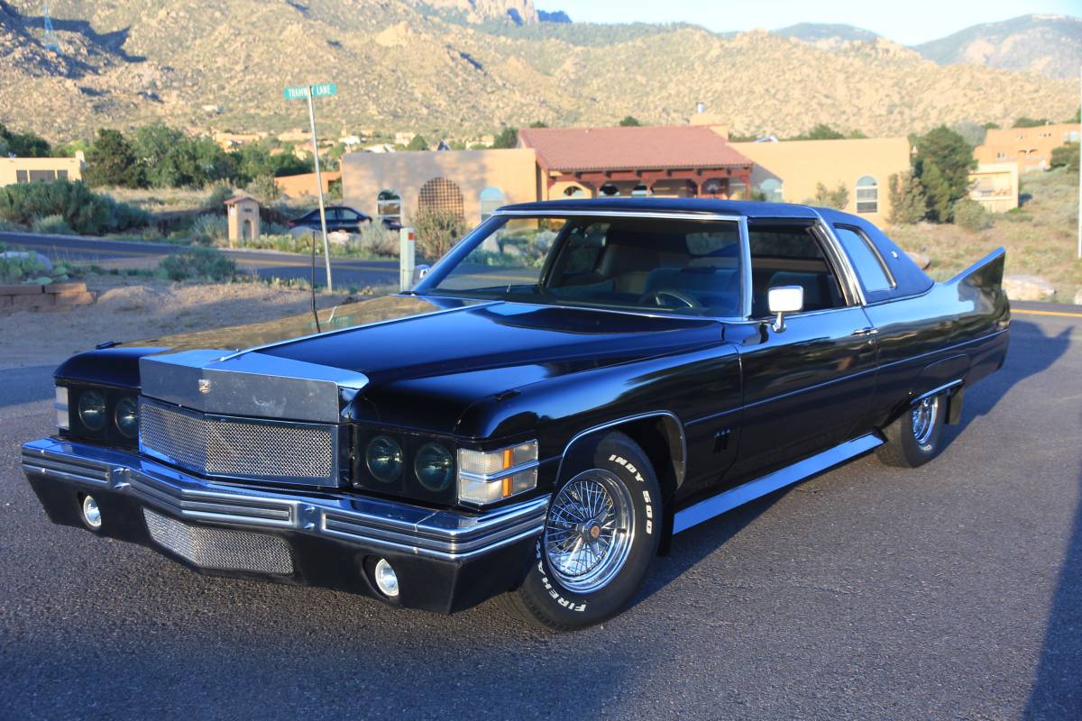 Cadillac-Coupe-deville-1974