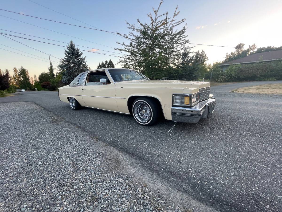Cadillac-Coupe-deville-1979-10