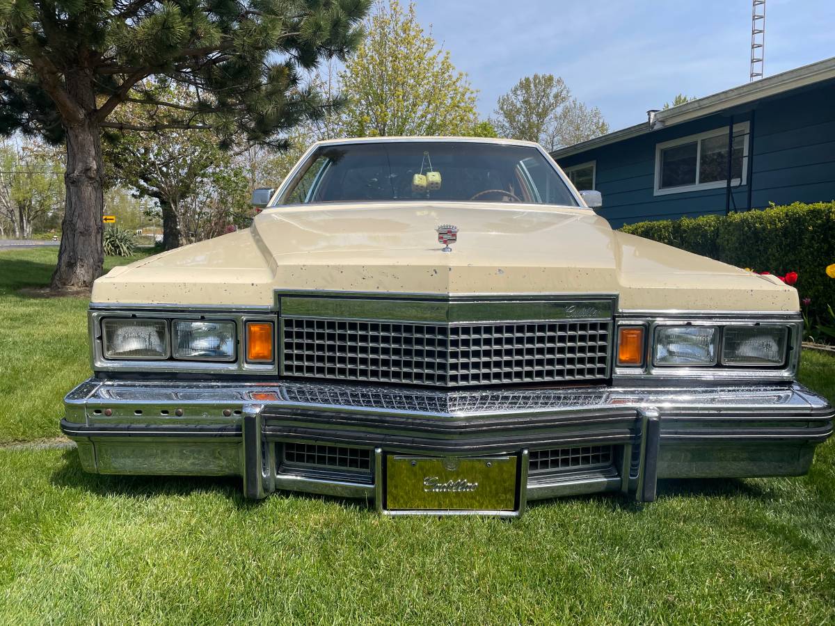 Cadillac-Coupe-deville-1979-15