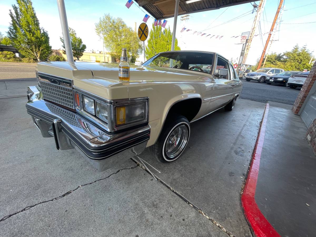 Cadillac-Coupe-deville-1979-21