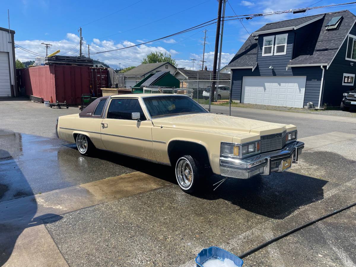 Cadillac-Coupe-deville-1979-5
