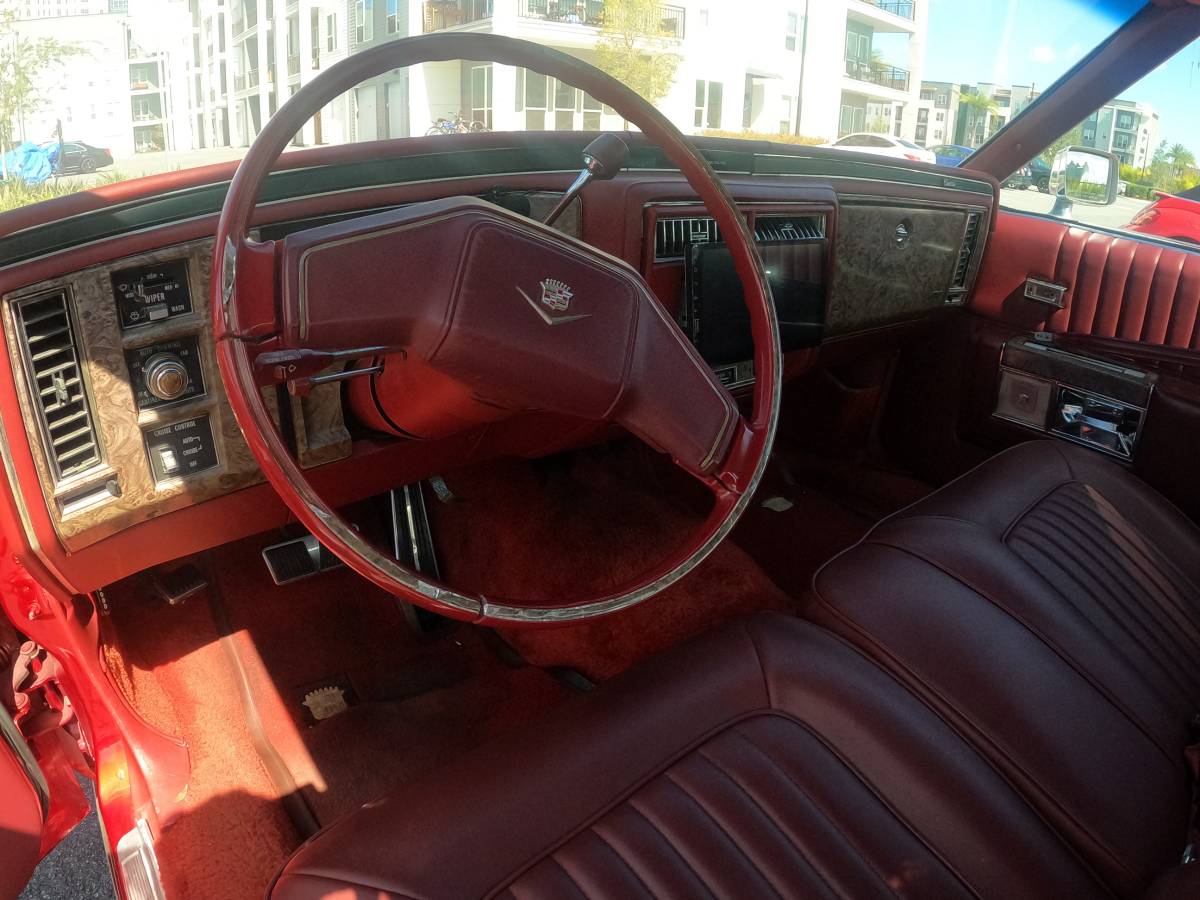 Cadillac-Coupe-deville-1979-custom-10