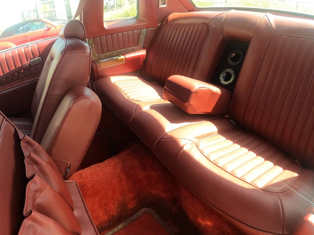 Cadillac-Coupe-deville-1979-custom-11