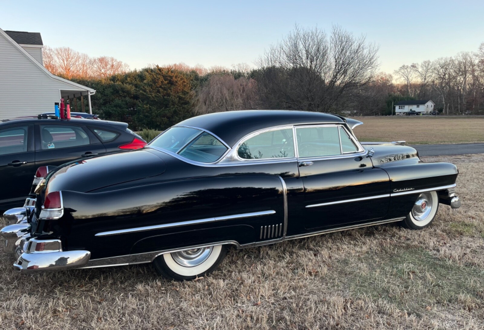 Cadillac-DeVille-1952-Coupe