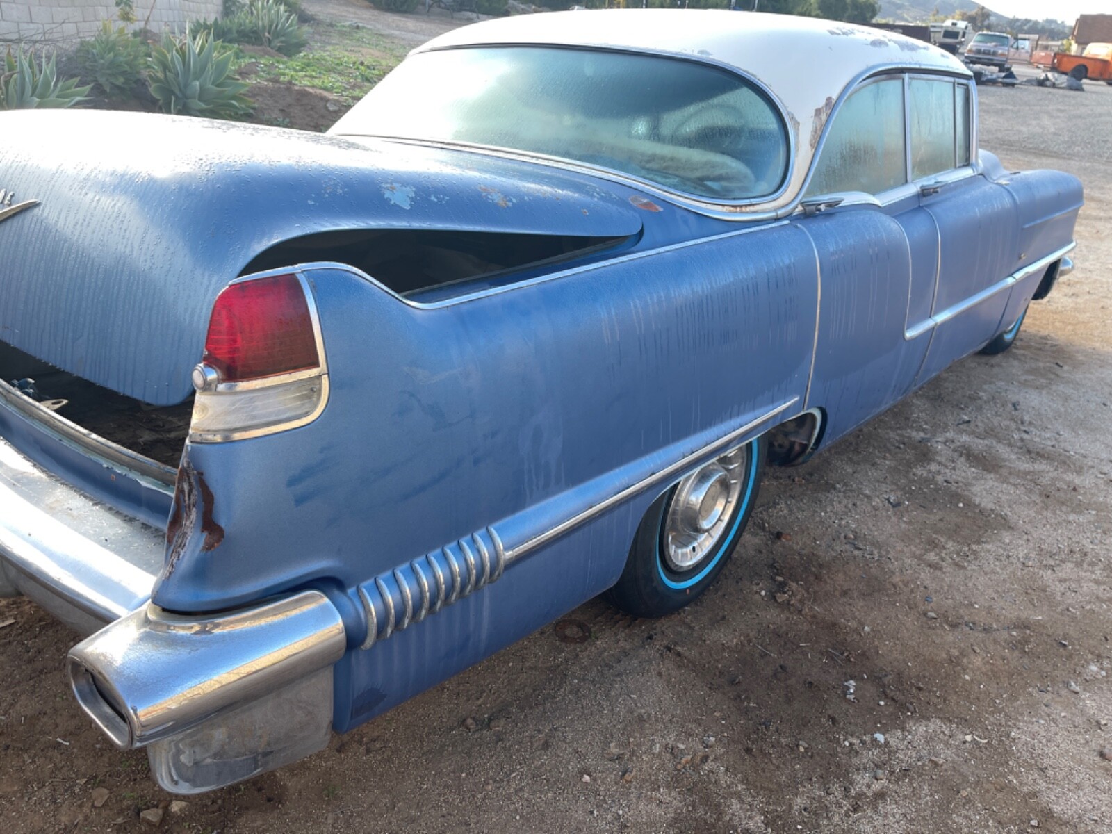 Cadillac-DeVille-1956-Sedan-2