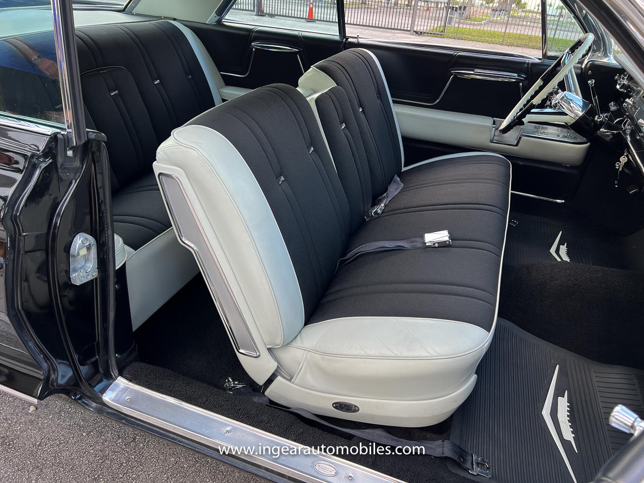 Cadillac-DeVille-1962-coupe-17