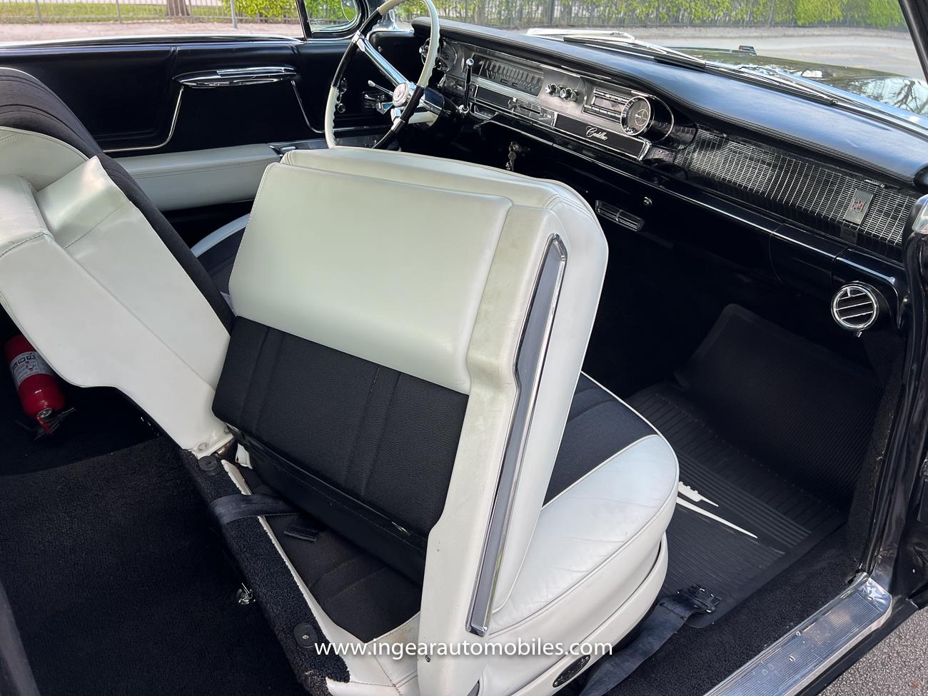 Cadillac-DeVille-1962-coupe-23