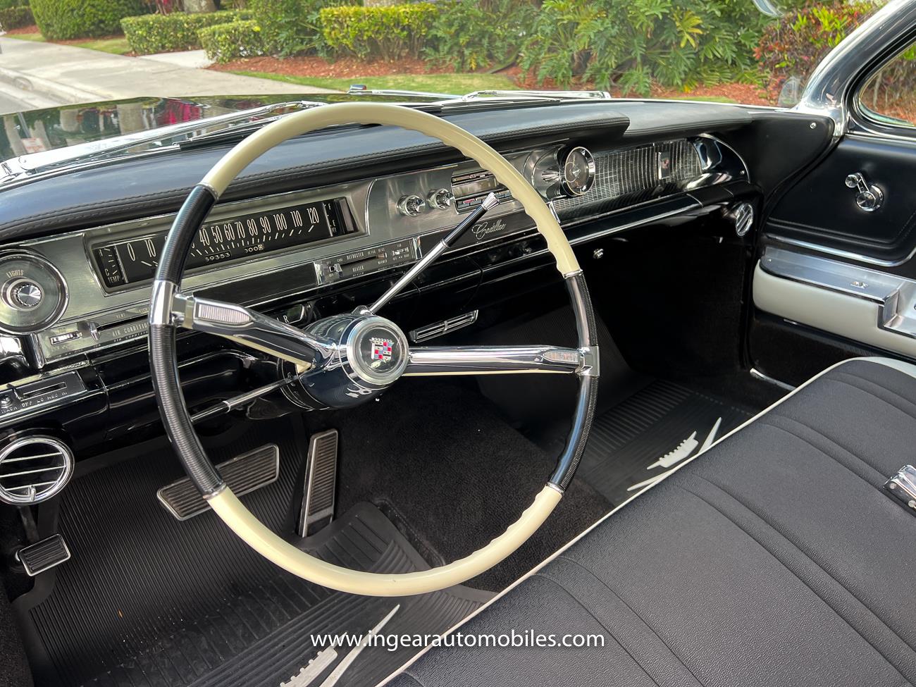 Cadillac-DeVille-1962-coupe-25