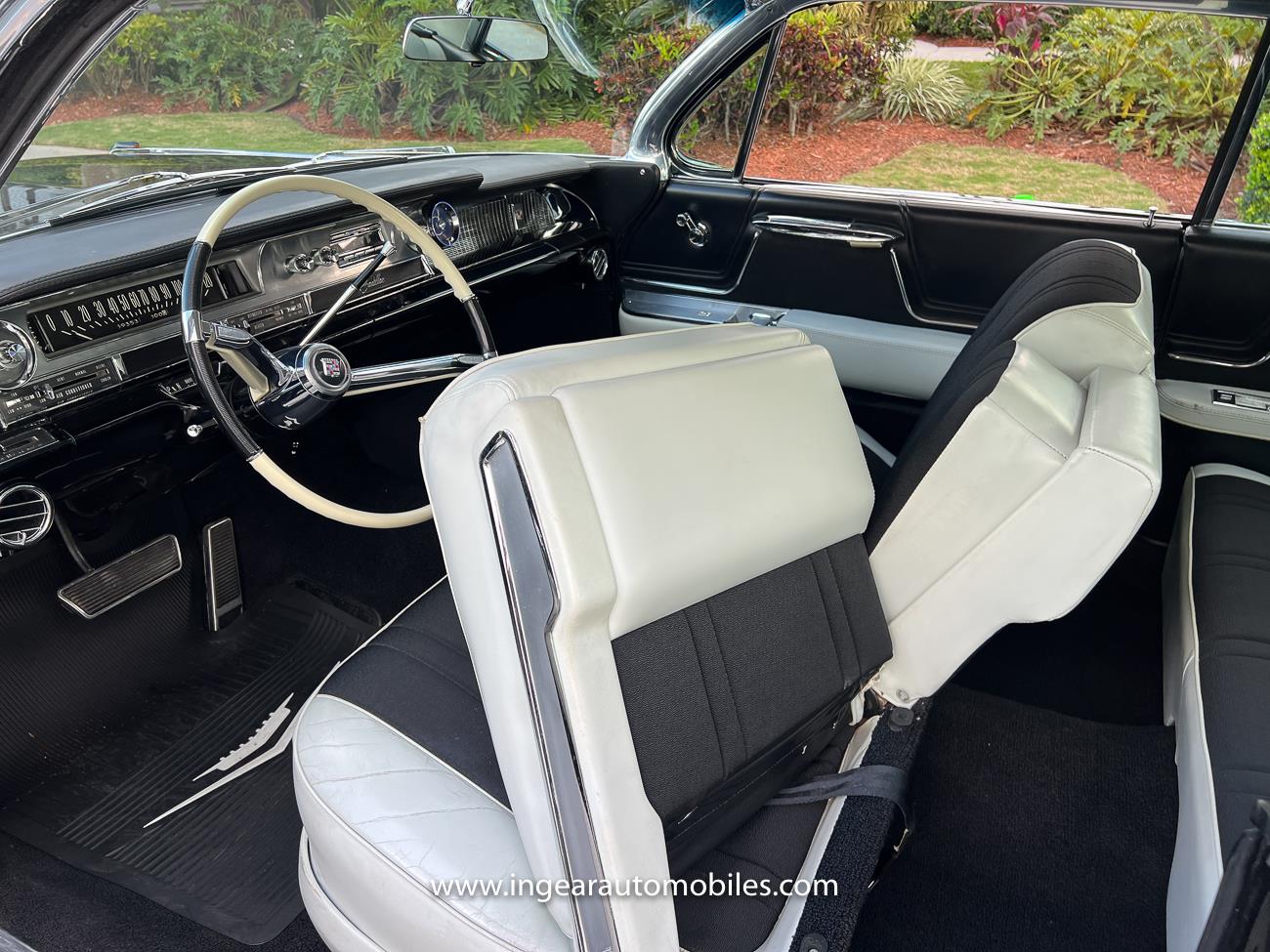 Cadillac-DeVille-1962-coupe-34