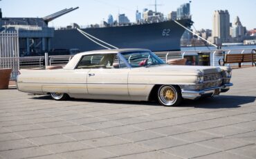 Cadillac-DeVille-1964-Coupe-10