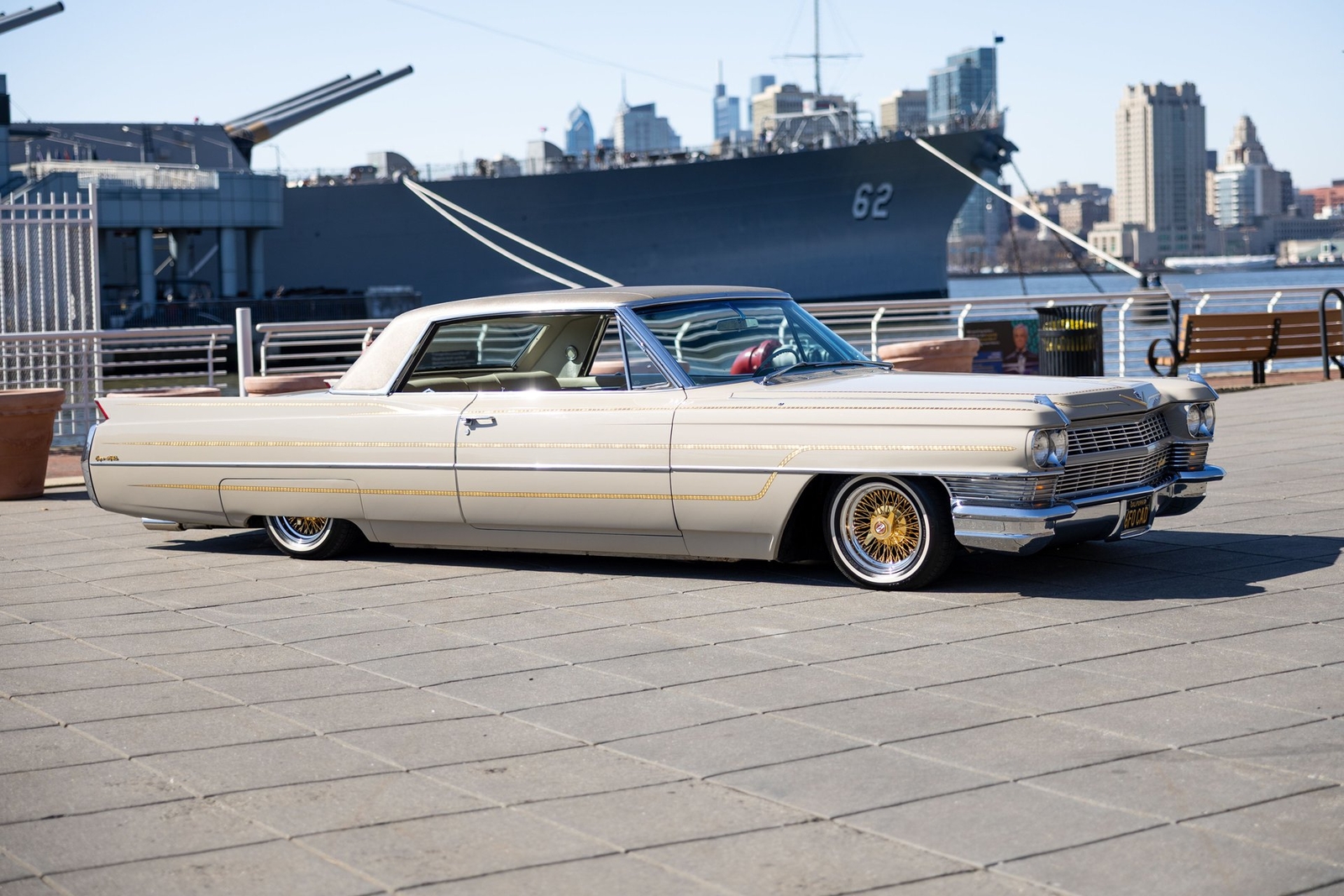 Cadillac-DeVille-1964-Coupe-10