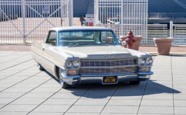 Cadillac-DeVille-1964-Coupe-11