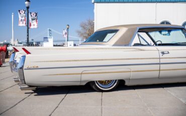 Cadillac-DeVille-1964-Coupe-15
