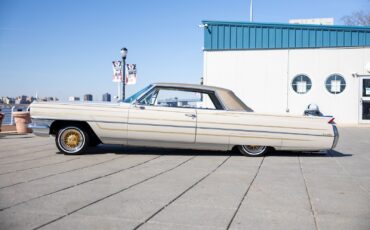 Cadillac-DeVille-1964-Coupe-17