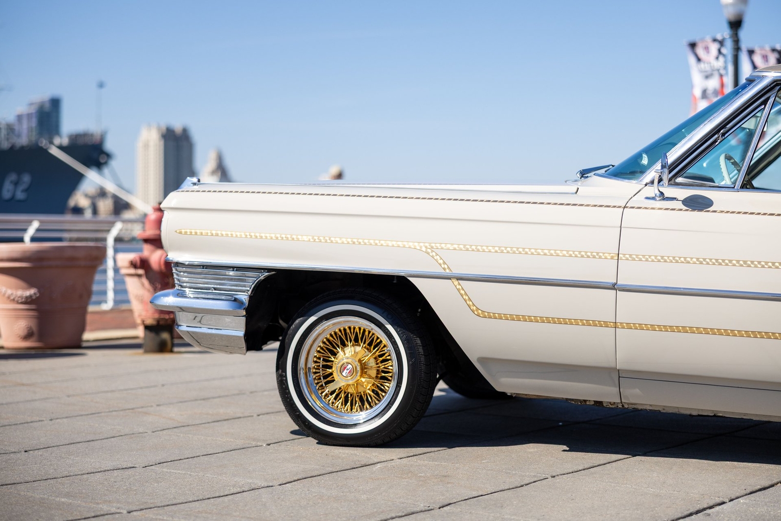 Cadillac-DeVille-1964-Coupe-18