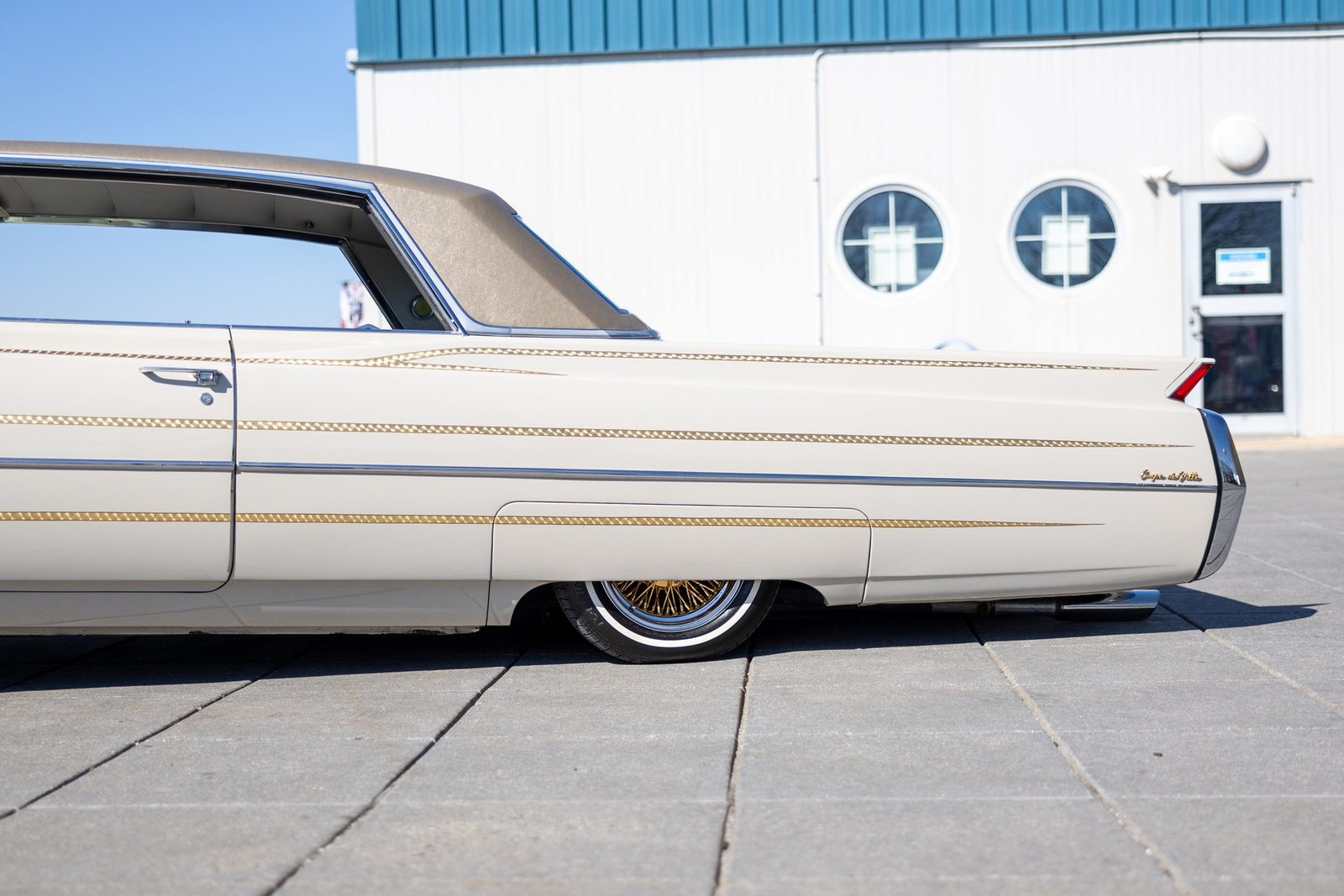 Cadillac-DeVille-1964-Coupe-19