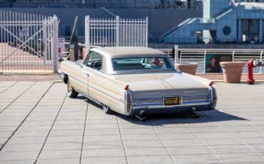 Cadillac-DeVille-1964-Coupe-22