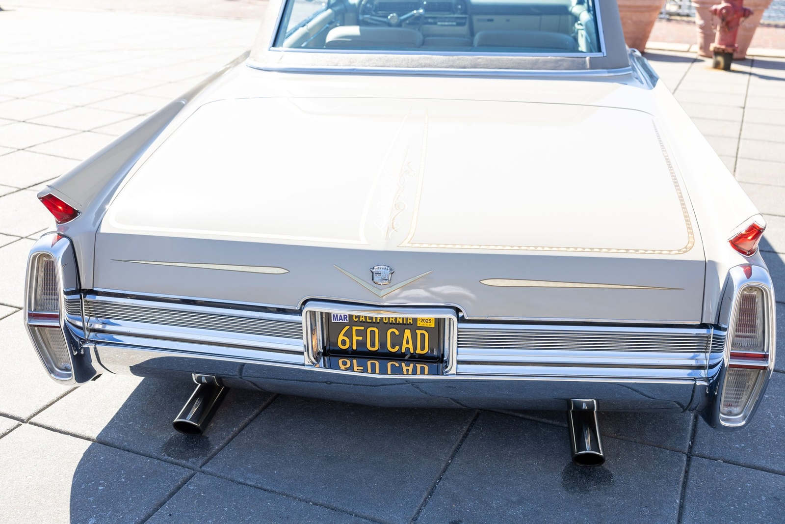 Cadillac-DeVille-1964-Coupe-33
