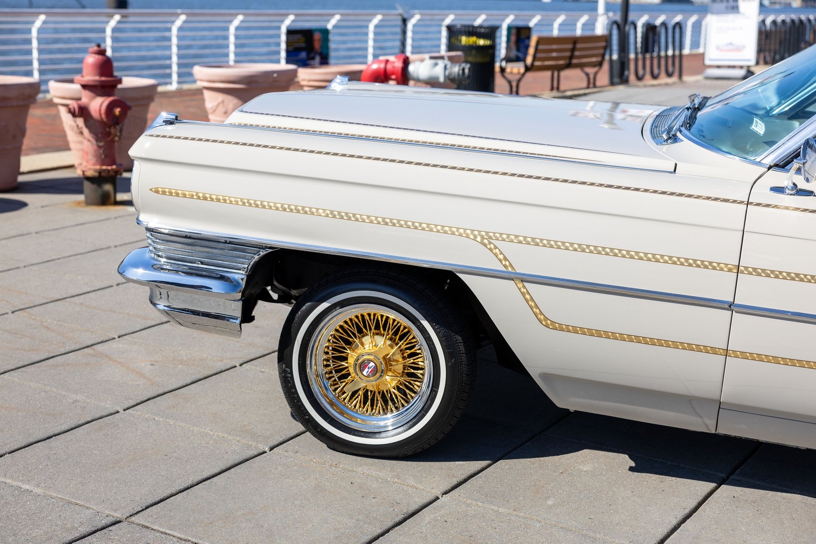 Cadillac-DeVille-1964-Coupe-34