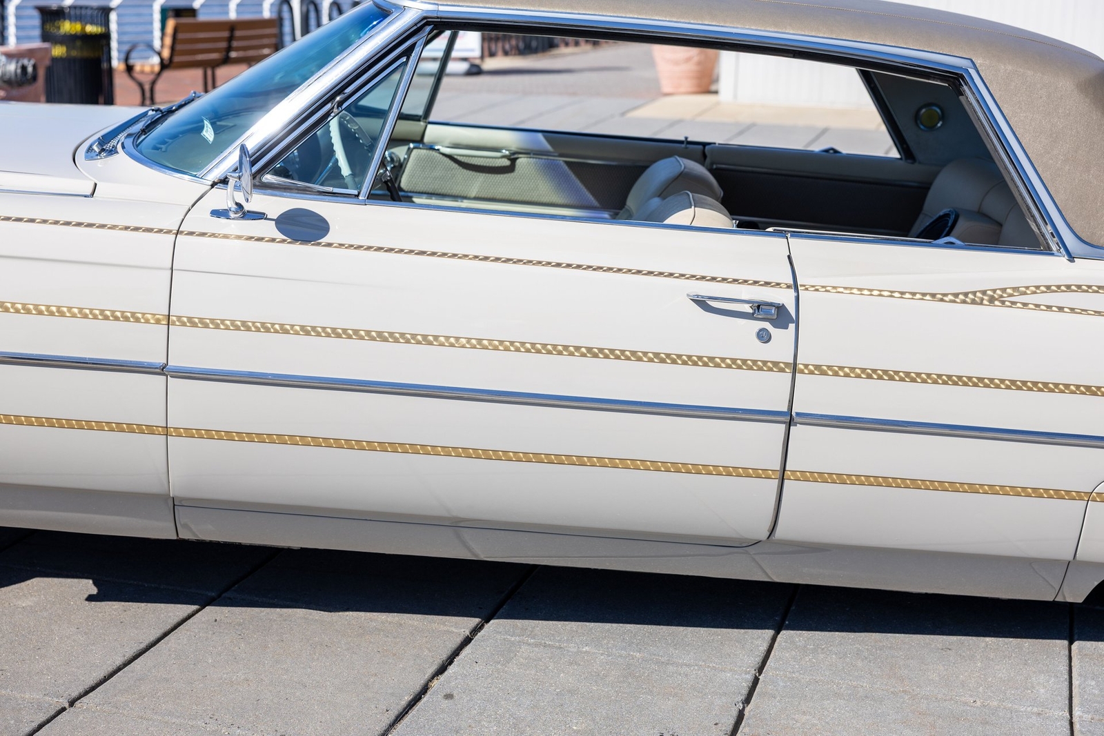 Cadillac-DeVille-1964-Coupe-38
