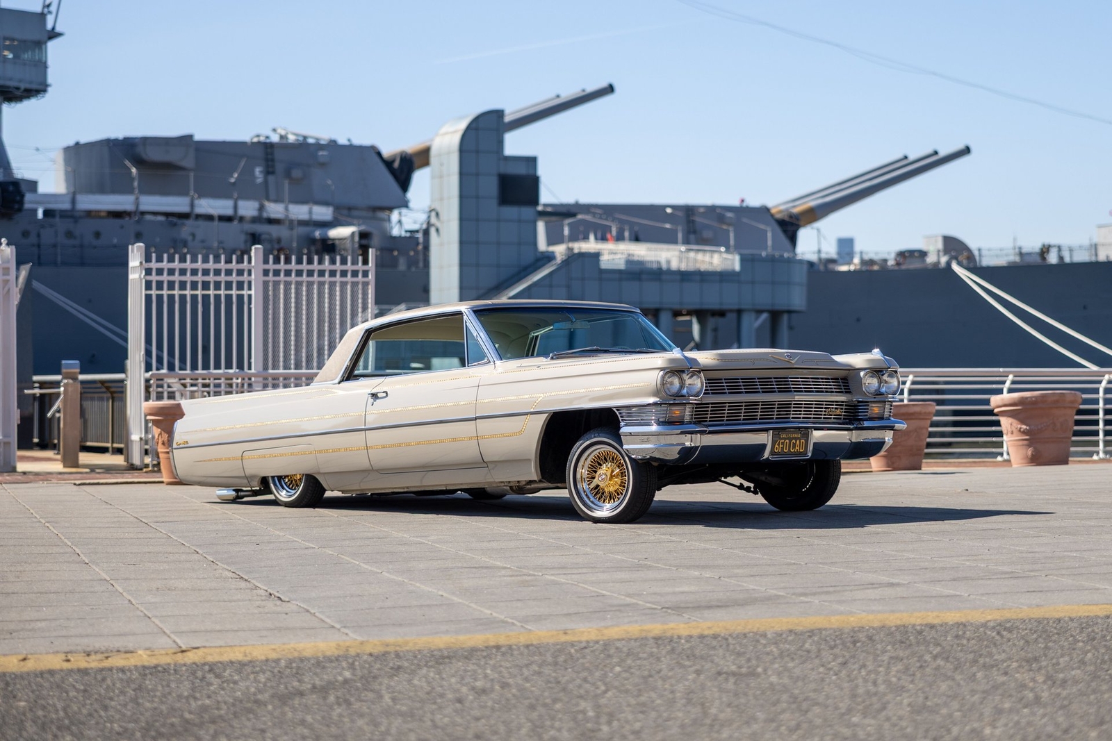 Cadillac-DeVille-1964-Coupe-4