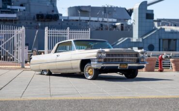 Cadillac-DeVille-1964-Coupe-5