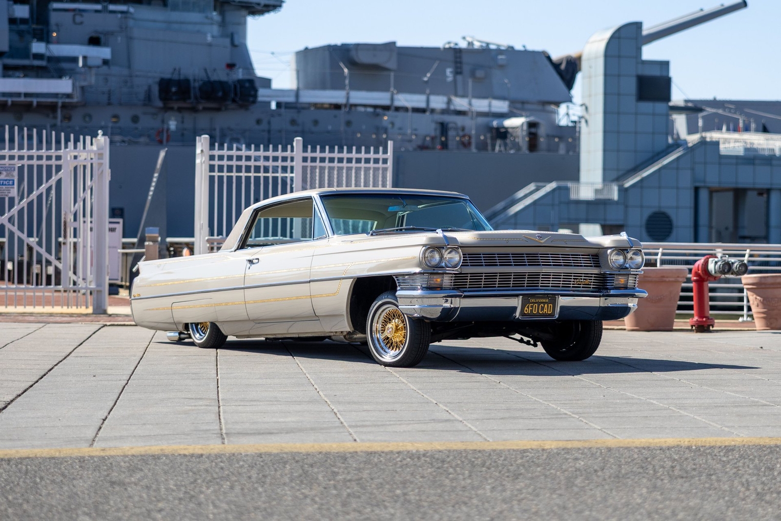 Cadillac-DeVille-1964-Coupe-5
