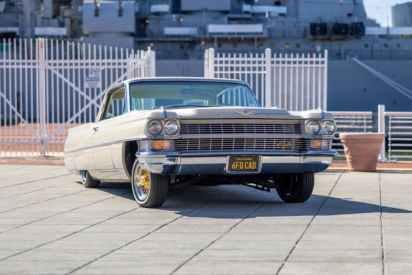 Cadillac-DeVille-1964-Coupe-6