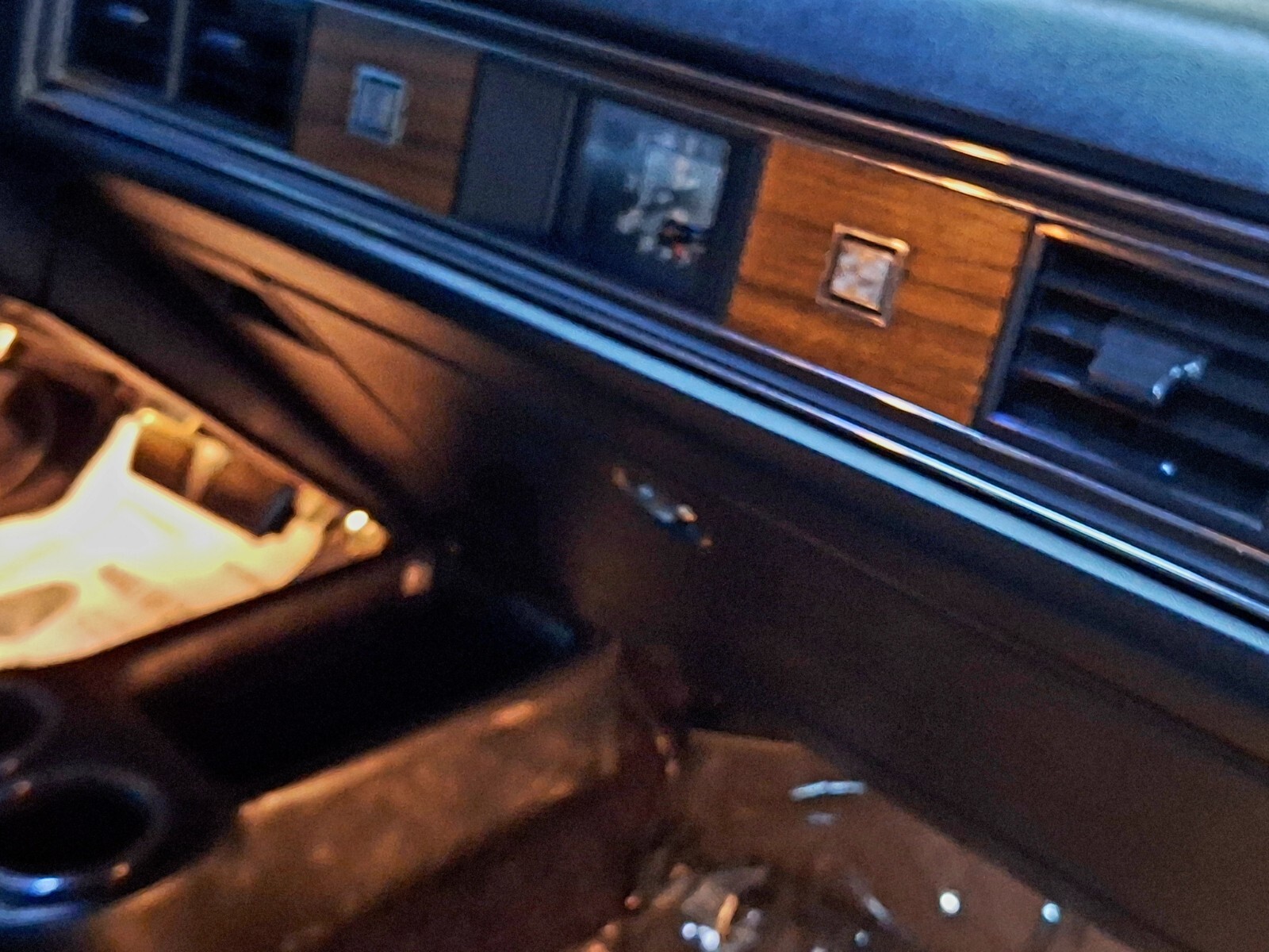 Cadillac-DeVille-1973-Coupe-19