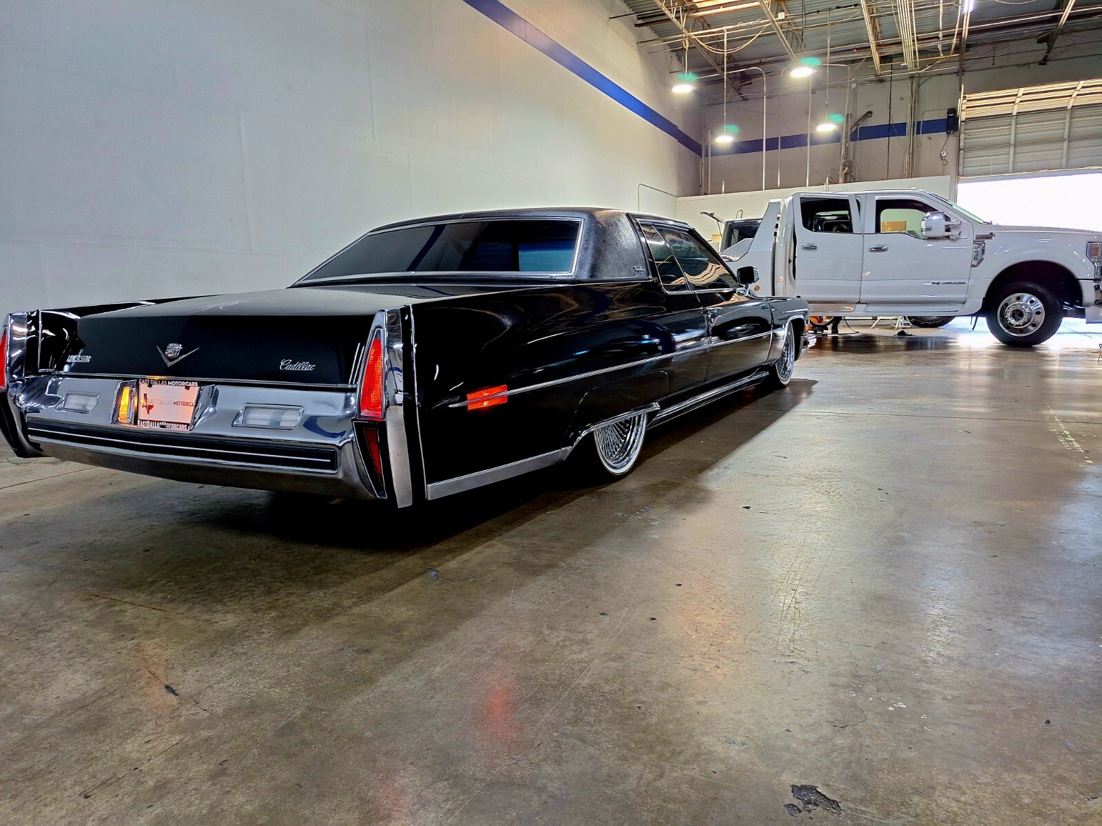 Cadillac-DeVille-1973-Coupe-8