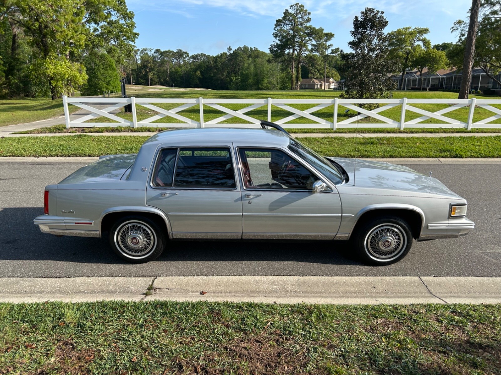 Cadillac-DeVille-1987-Sedan-1