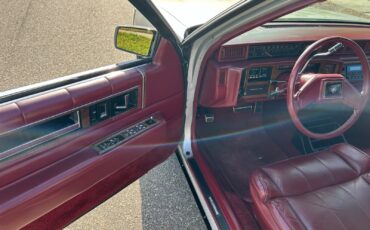 Cadillac-DeVille-1987-Sedan-18