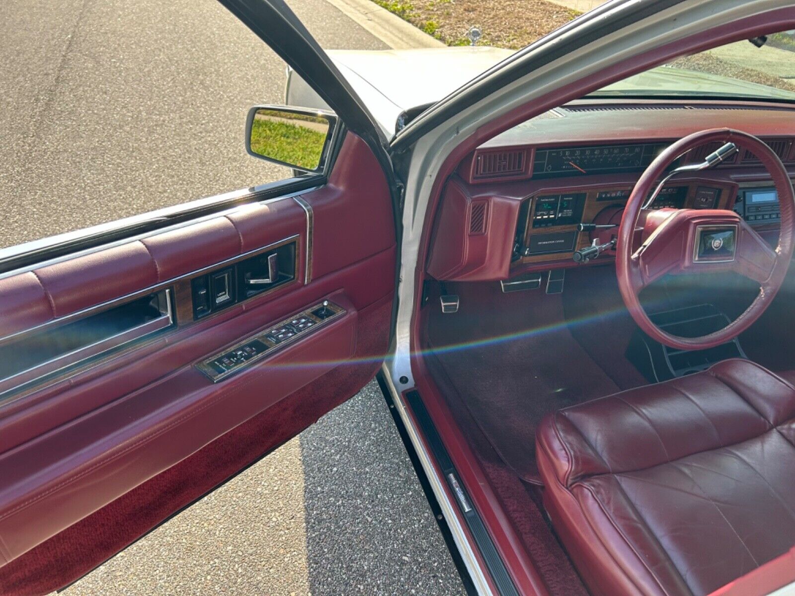 Cadillac-DeVille-1987-Sedan-18