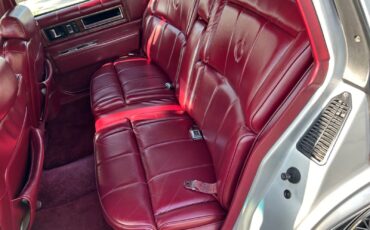 Cadillac-DeVille-1987-Sedan-19