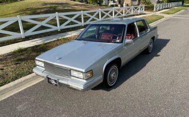Cadillac-DeVille-1987-Sedan-25