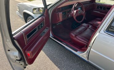 Cadillac-DeVille-1987-Sedan-27