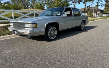 Cadillac-DeVille-1987-Sedan-30
